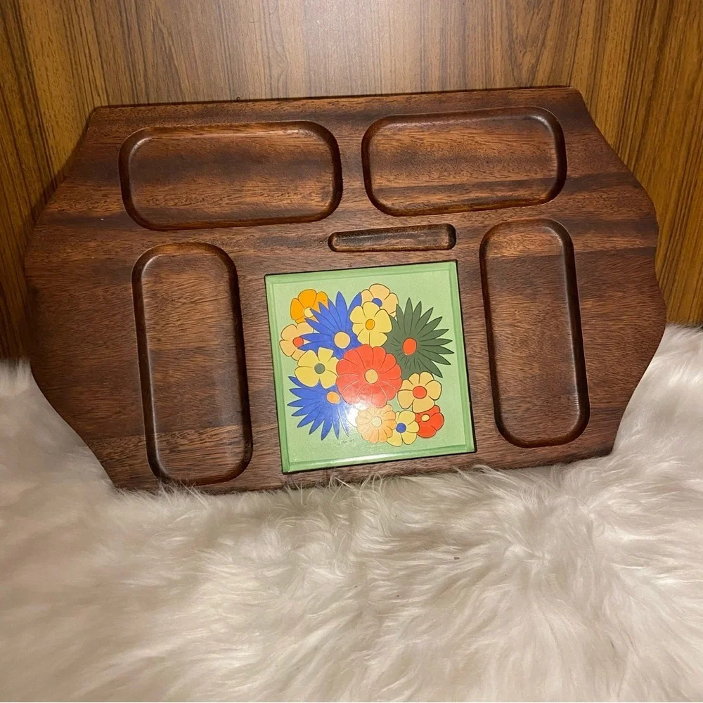 Vintage 1970’s floral wooden  cheese board made in Japan‎